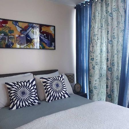 Uptown Mall Area Fort Bonifacio Manila Apartment Екстериор снимка