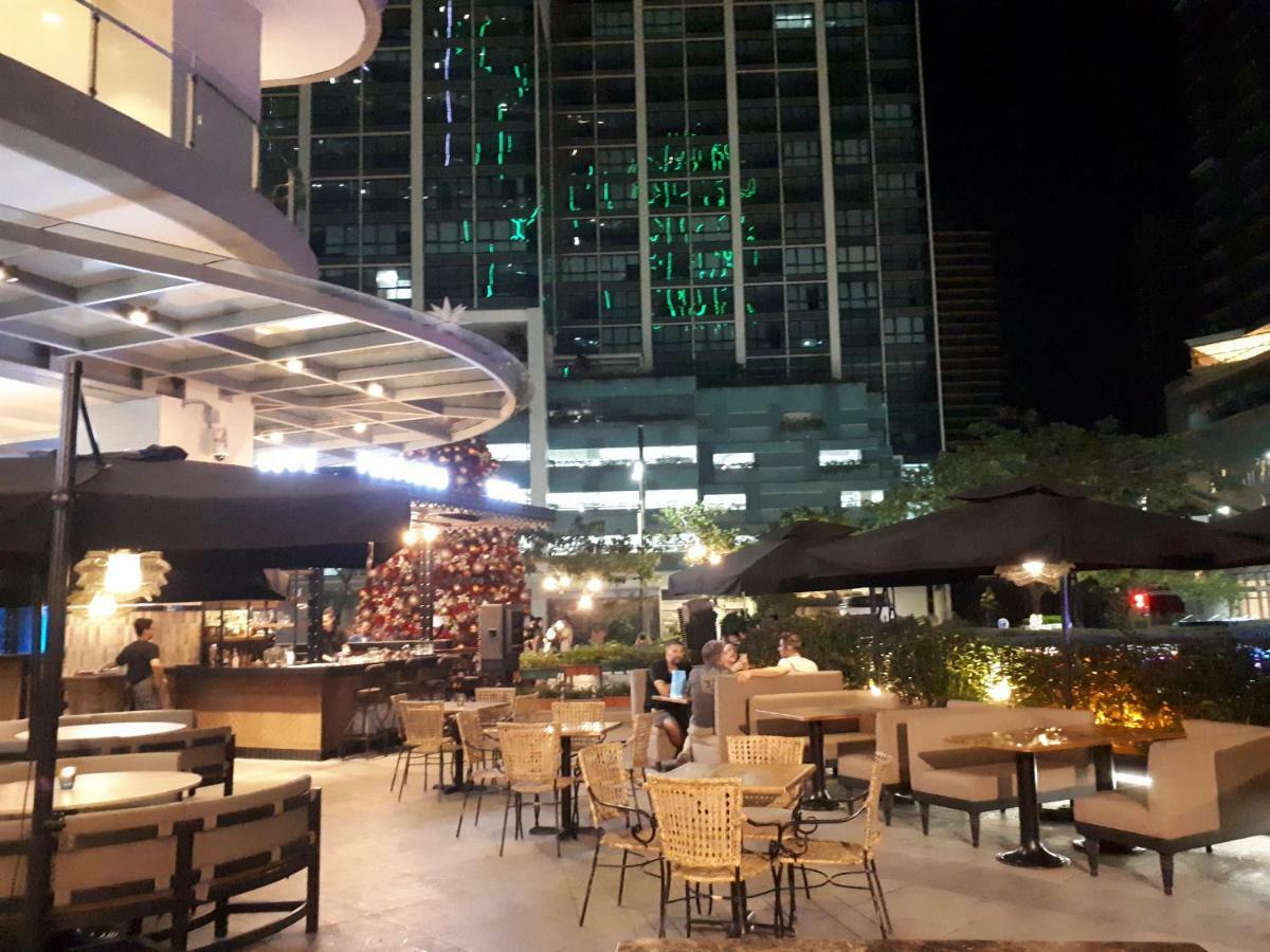 Uptown Mall Area Fort Bonifacio Manila Apartment Екстериор снимка