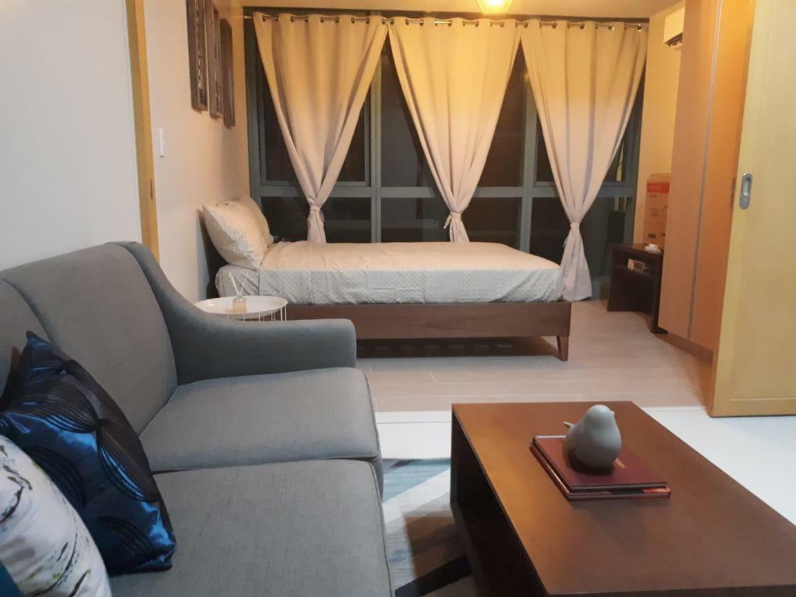 Uptown Mall Area Fort Bonifacio Manila Apartment Екстериор снимка