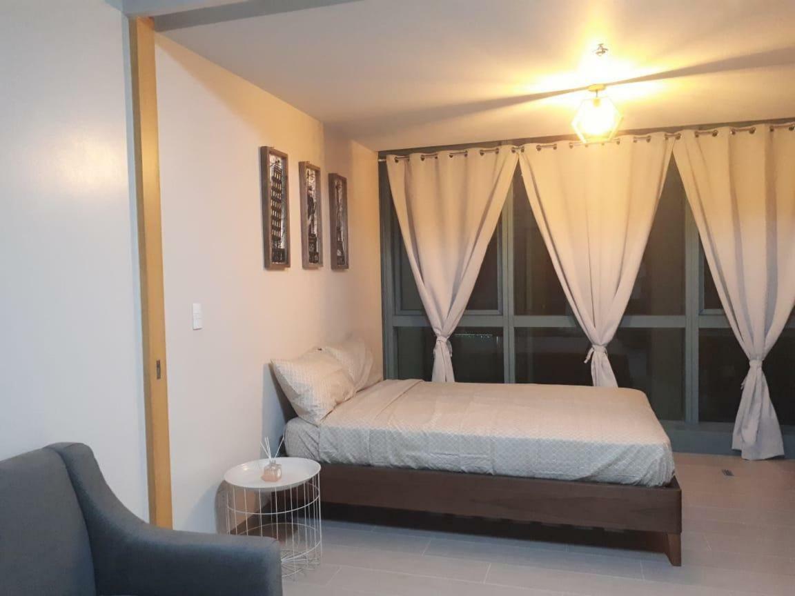 Uptown Mall Area Fort Bonifacio Manila Apartment Екстериор снимка