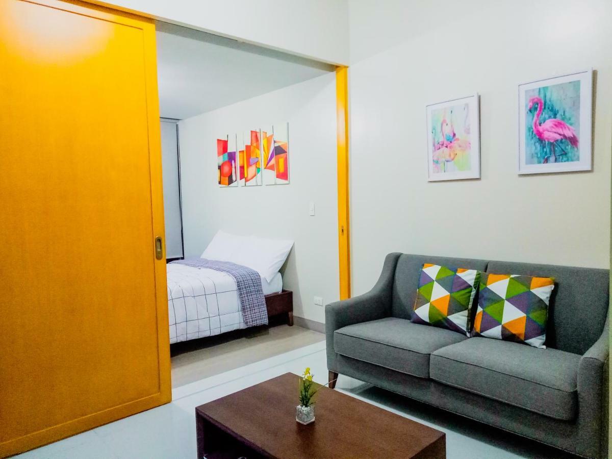 Uptown Mall Area Fort Bonifacio Manila Apartment Екстериор снимка