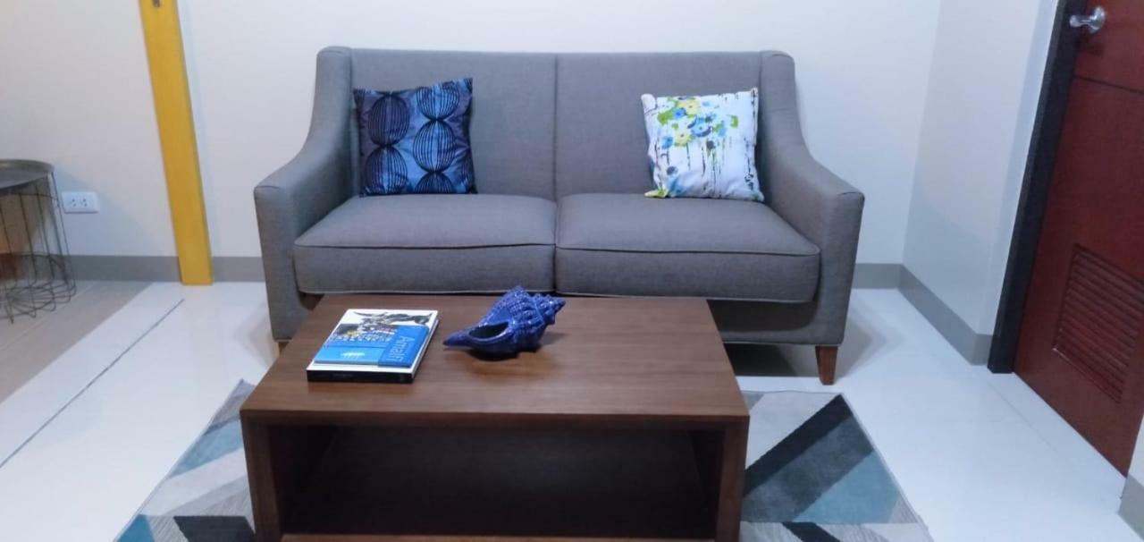 Uptown Mall Area Fort Bonifacio Manila Apartment Екстериор снимка