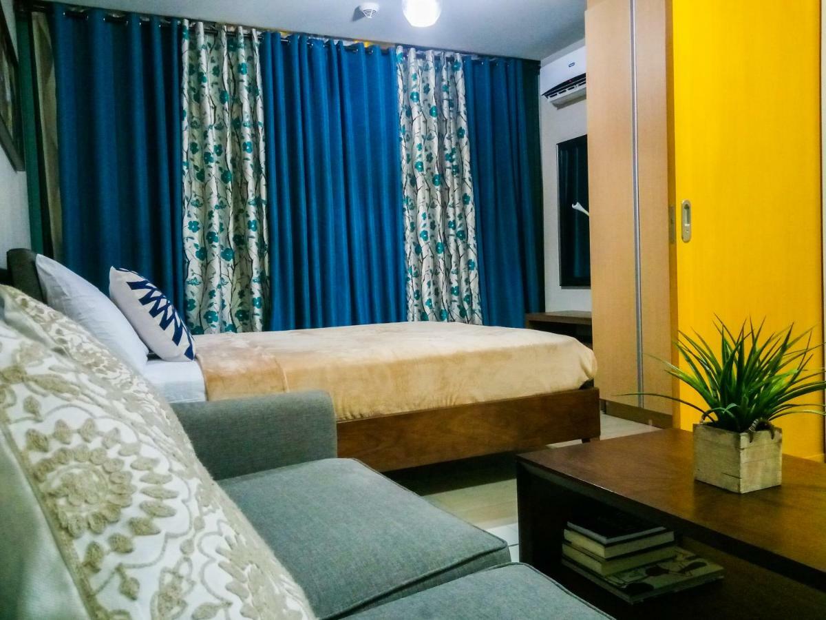 Uptown Mall Area Fort Bonifacio Manila Apartment Екстериор снимка