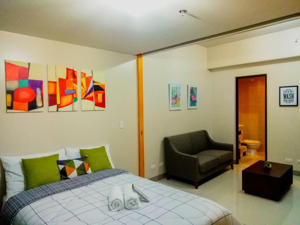 Uptown Mall Area Fort Bonifacio Manila Apartment Екстериор снимка